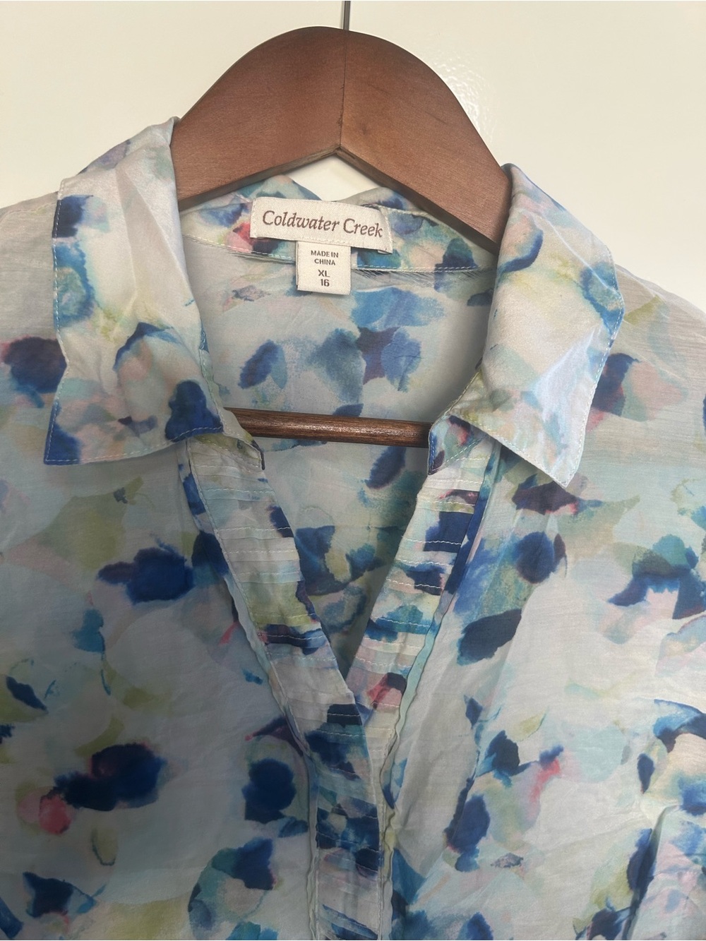 Coldwater Creek Soft Semi Sheer Cotton Silk Blend Button Up Resort Wear Colorful